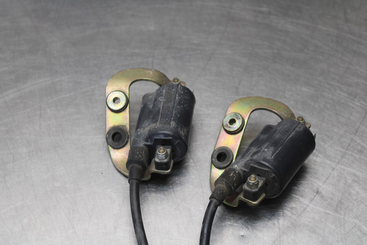 05 DUCATI SUPERSPORT 800 IGNITION COILS COIL SPARK PLUG CAPS BB913