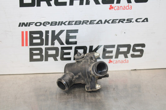 07 YAMAHA YZF R1 THERMOSTAT W HOUSING ASSEMBLY BB826