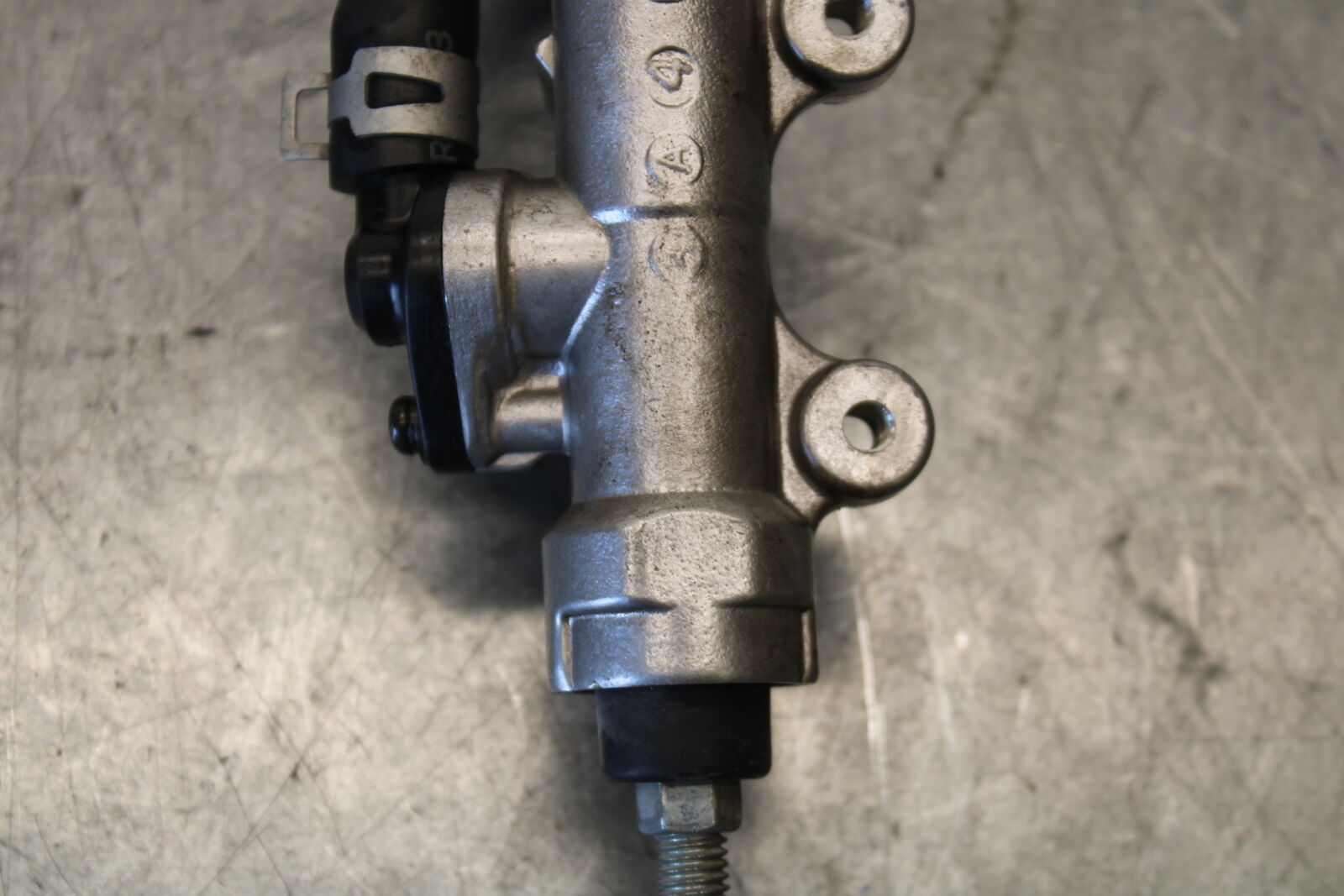 03-07 SUZUKI SV1000S REAR BACK BRAKE MASTER CYLINDER W RESERVOIR BB657