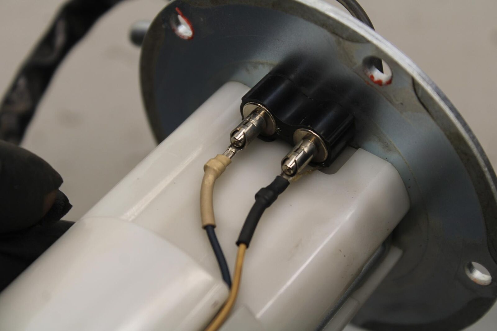 08-19 KAWASAKI NINJA ZX10R FUEL PUMP GAS PETROL SENDER UNIT BB633