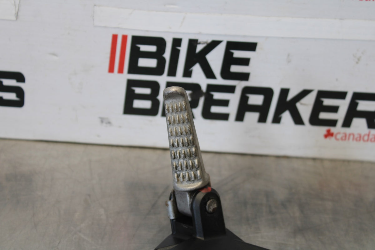 24-25 KAWASAKI NINJA 500 ABS LEFT REAR BACK PASSENGER PEG BB899