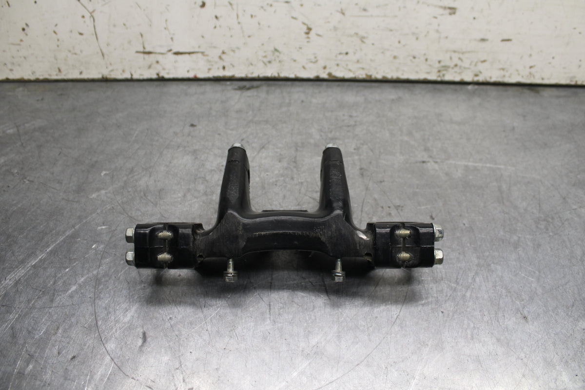 82-83 YAMAHA IT175 FORKS UPPER TRIPLE TREE CLAMP BB108
