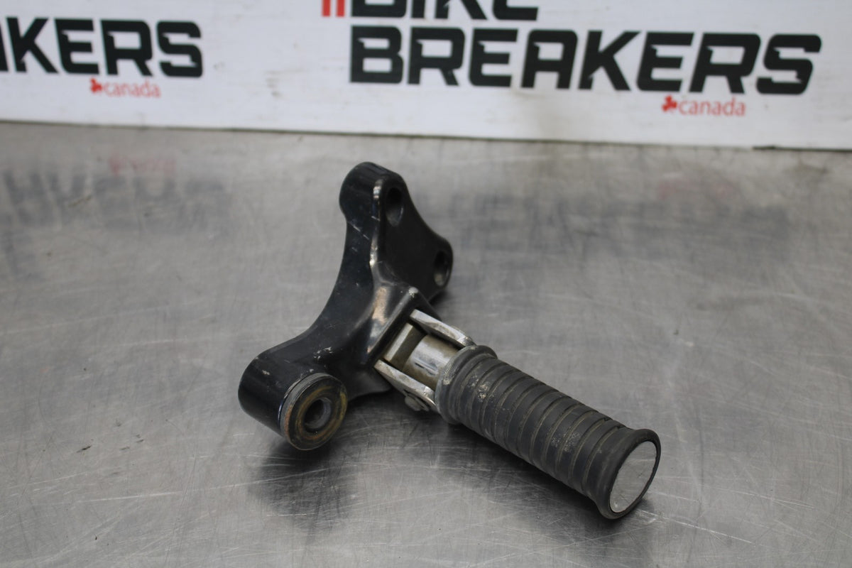 03 KAWASAKI VULCAN 1600 RIGHT REAR PASSENGER FOOT STEP PEG BB865