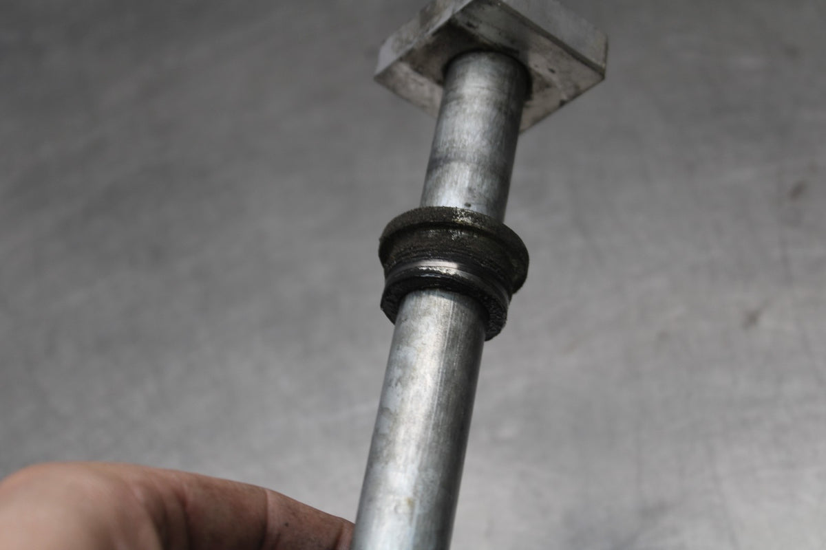 12 KAWASAKI NINJA 650 EX650E REAR AXLE BACK WHEEL RIM PIVOT BOLT AXEL BB926