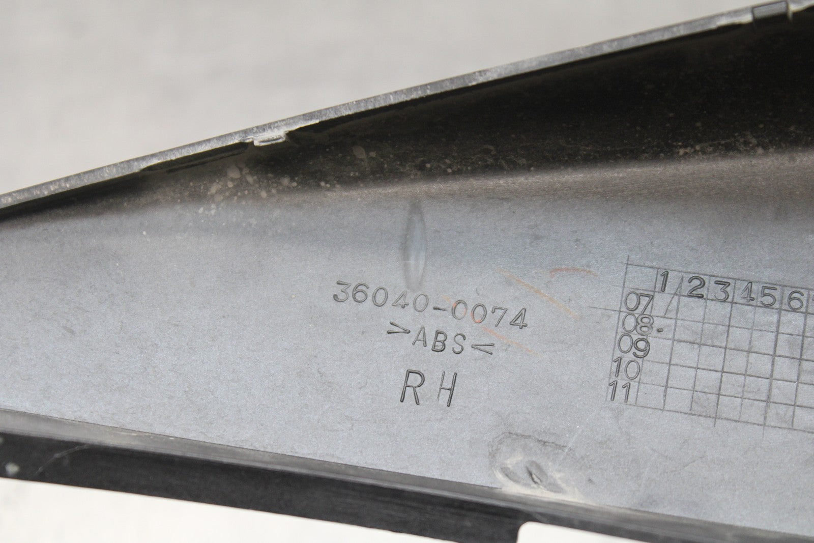 08 KAWASAKI NINJA ZX10R RIGHT REAR BACK TAIL FAIRING COWL SHROUD BB201