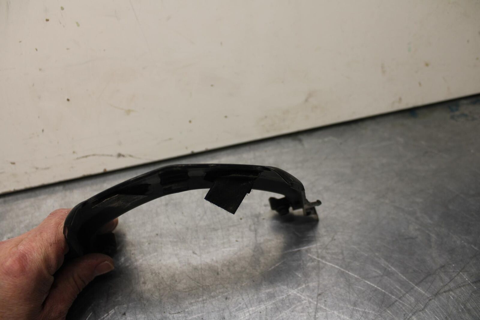 08-12 KAWASAKI NINJA 250R EX250J REAR TAILLIGHT BRAKE LIGHT TRIM BB612