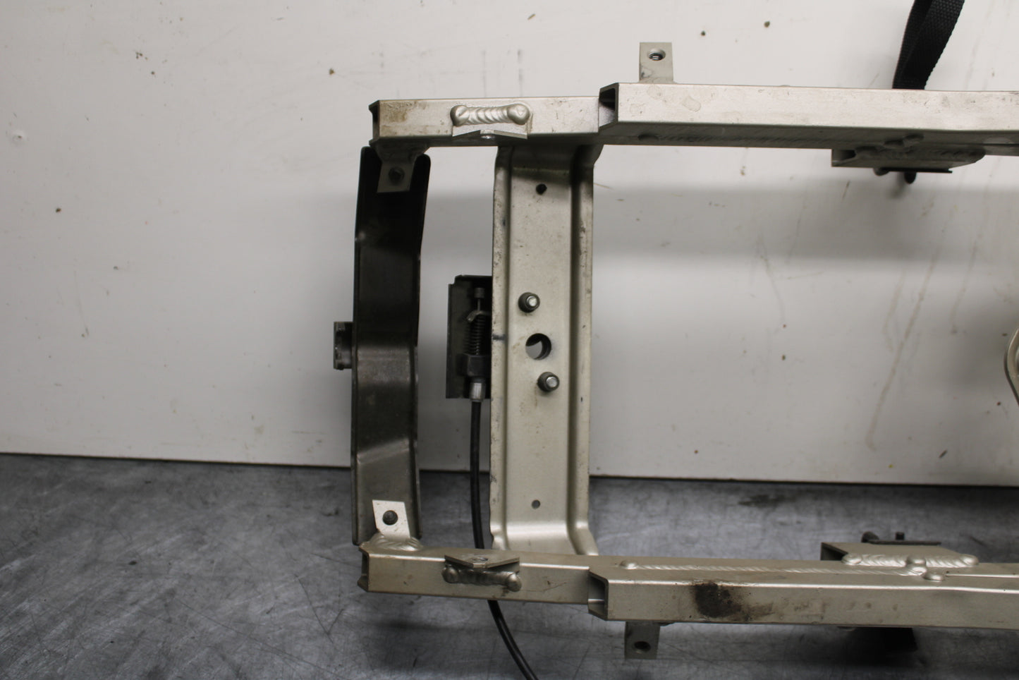 00-02 KAWASAKI NINJA ZX6R REAR SUBFRAME BACK SUB FRAME BB750