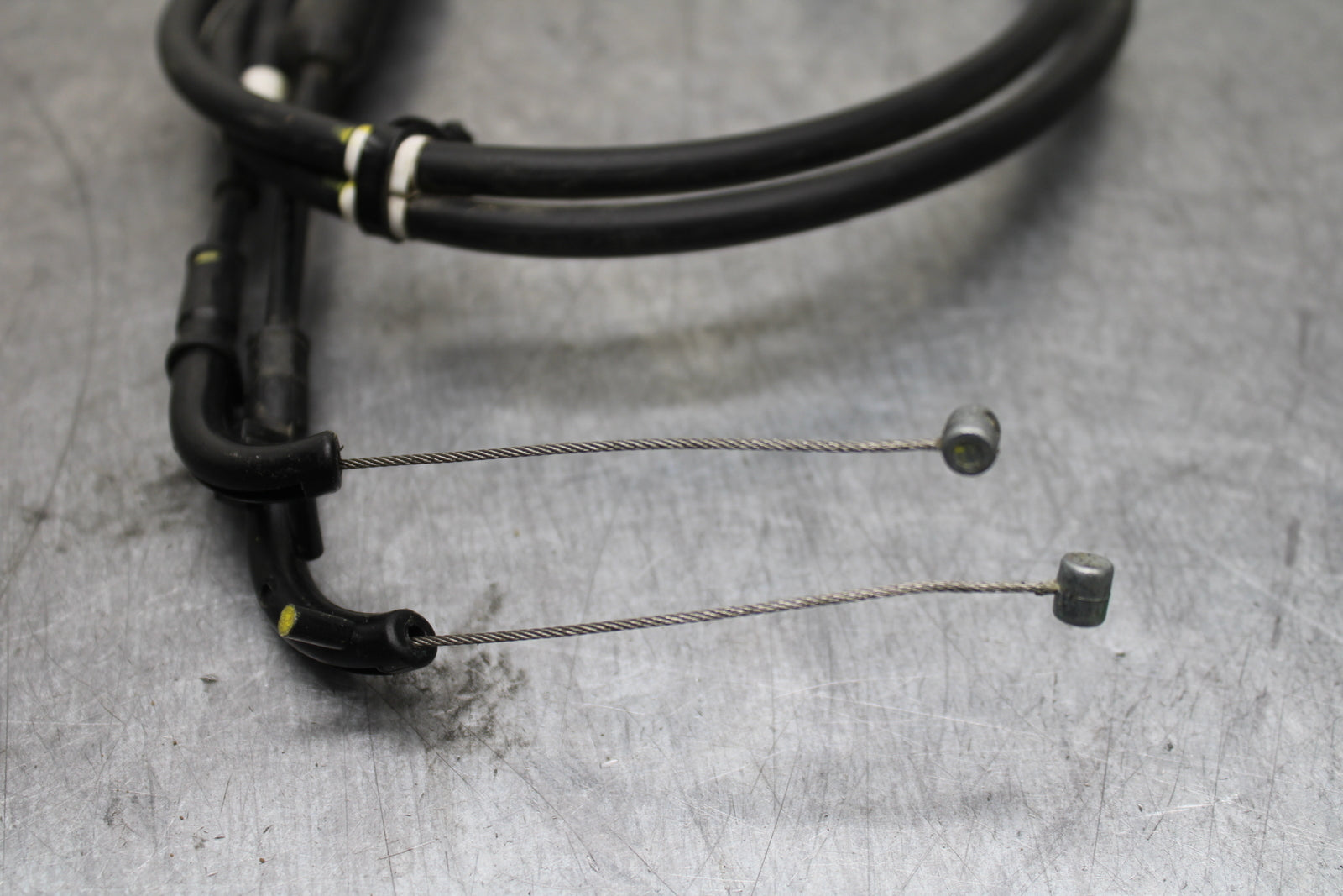19-21 YAMAHA YZF R3 THROTTLE CABLES LINES BB121