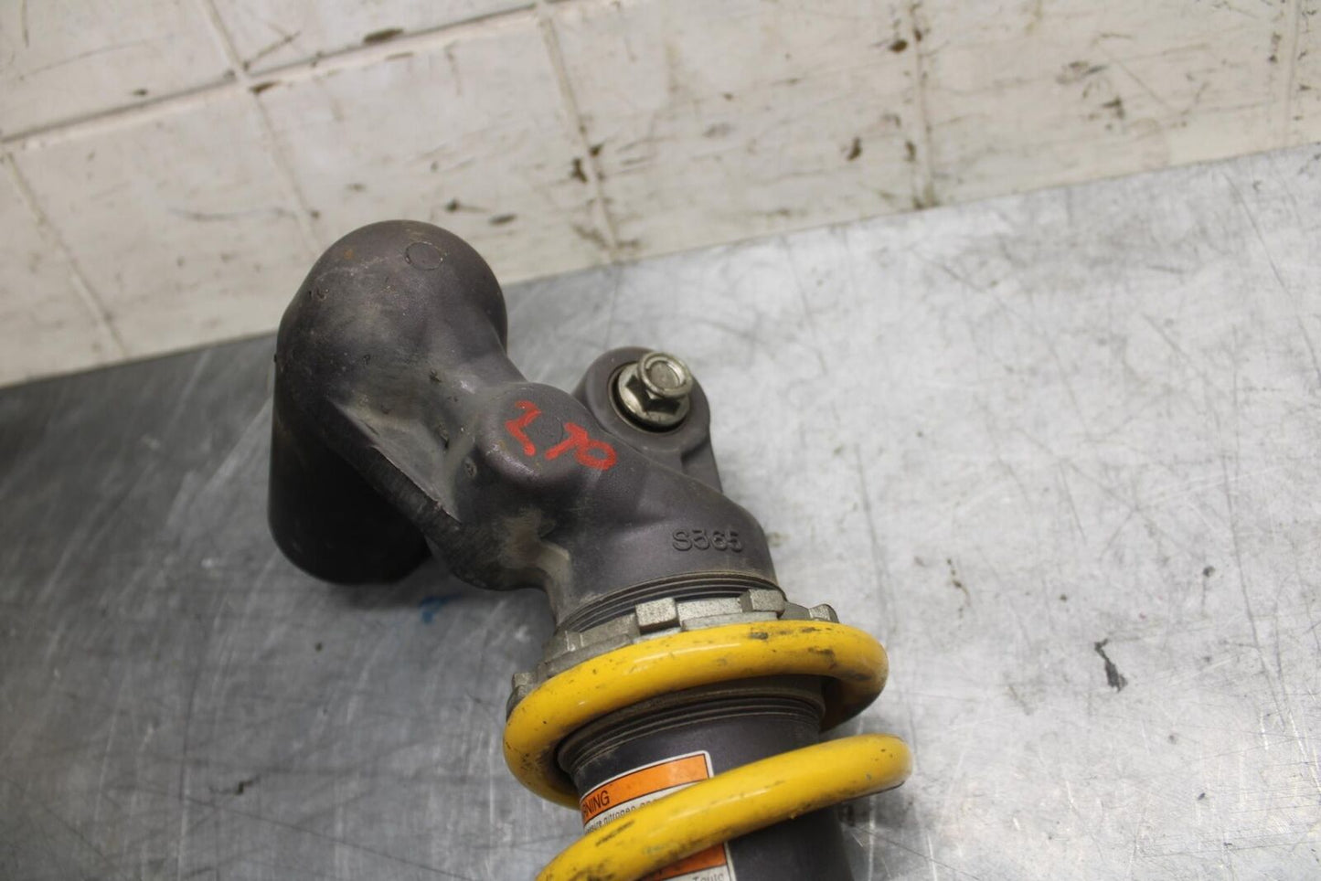 2004 Suzuki GSXR600 REAR BACK SHOCK ABSORBER SUSPENSION 62100-29G00-163 BB329 B