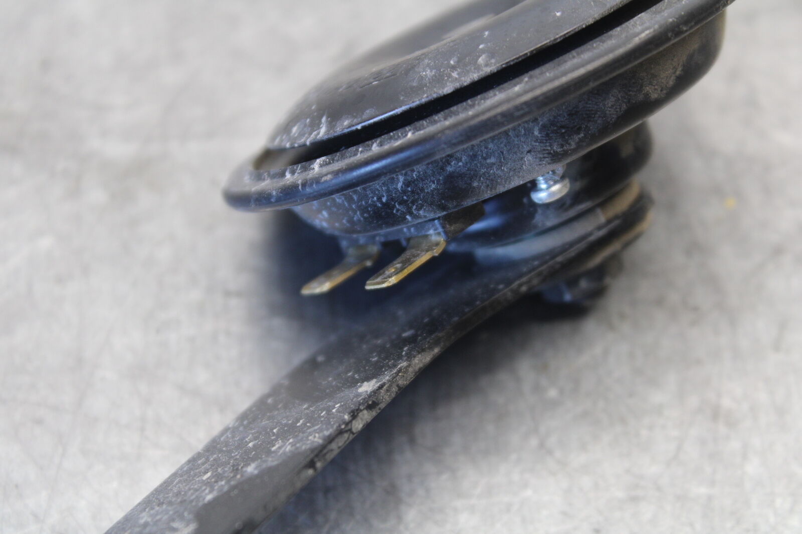 11-24 SUZUKI GSXR750 HORN SIGNAL BB687