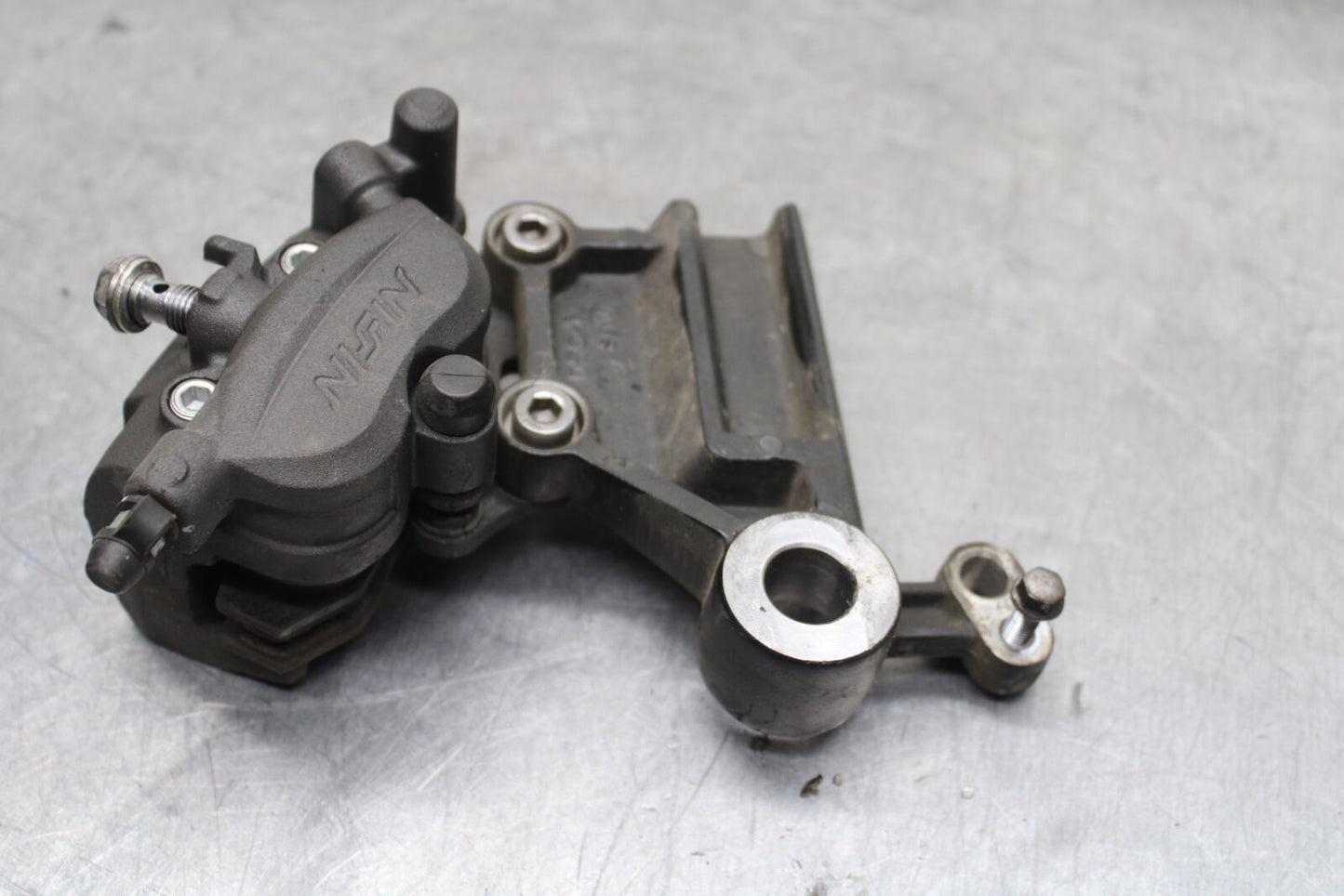 19-22 KAWASAKI Z400 REAR BACK BRAKE CALIPER W MOUNT BRACKET BB738