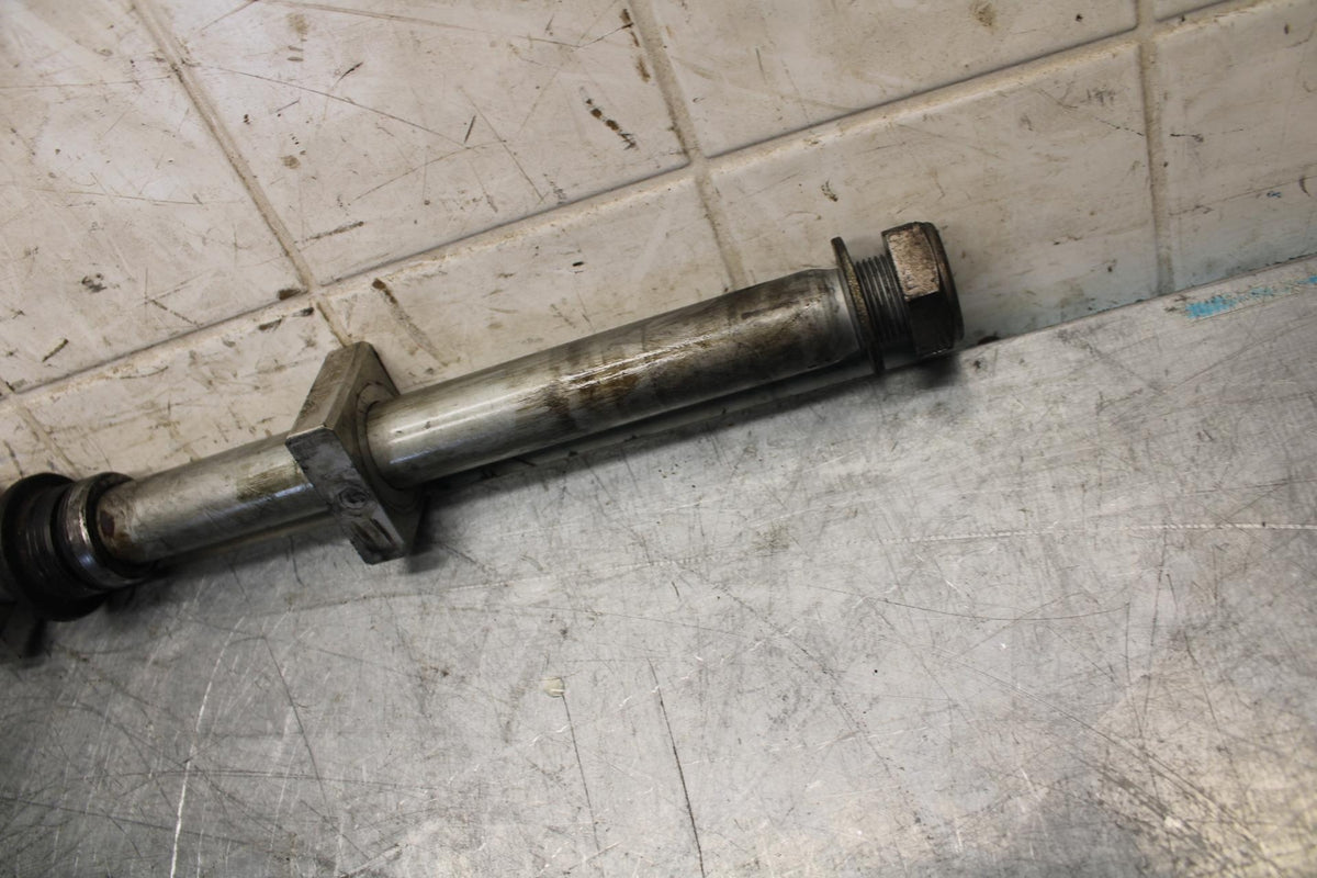2016 Honda CBR1000RR REAR AXLE WHEEL RIM PIVOT BOLT AXEL 42301-MFL-000 BB530