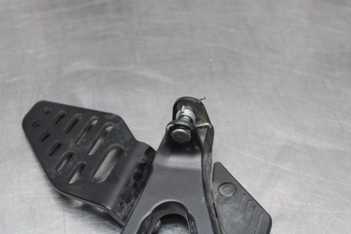 08-16 YAMAHA YZF R6 LEFT REARSET REAR SET DRIVER FOOT PEG BRACKET MOUNT BB856