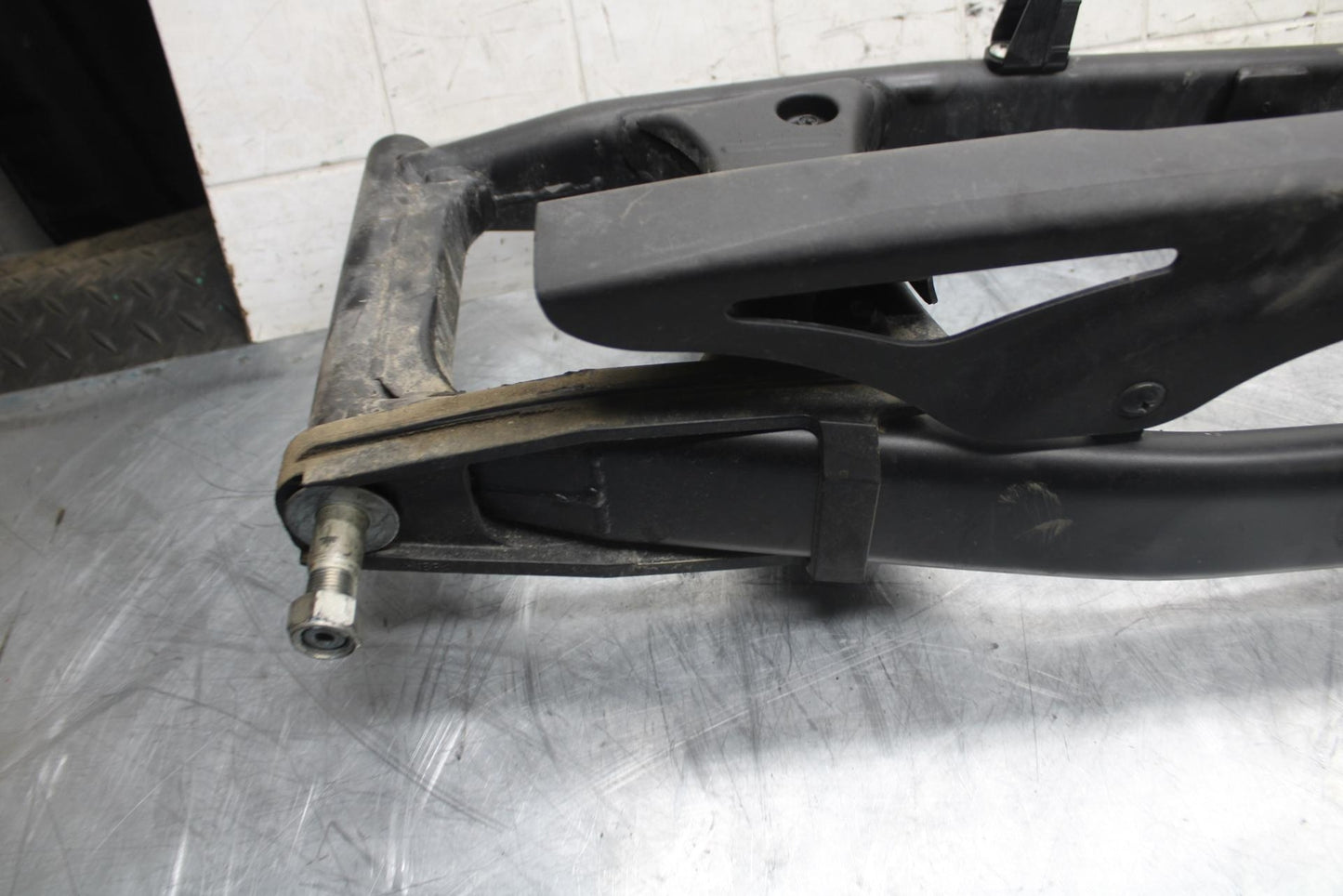 2017 Suzuki SV650X SV650AL7 ABS REAR SWINGARM BACK SUSPENSION SWING ARM BB512