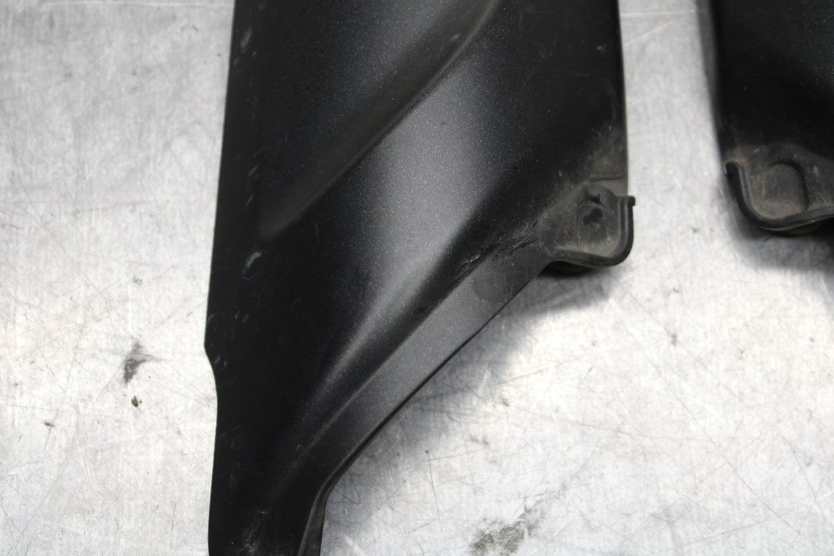 12-17 KAWASAKI ER-6N Z650 FRONT FORK GUARD COVER SET PAIR BB709