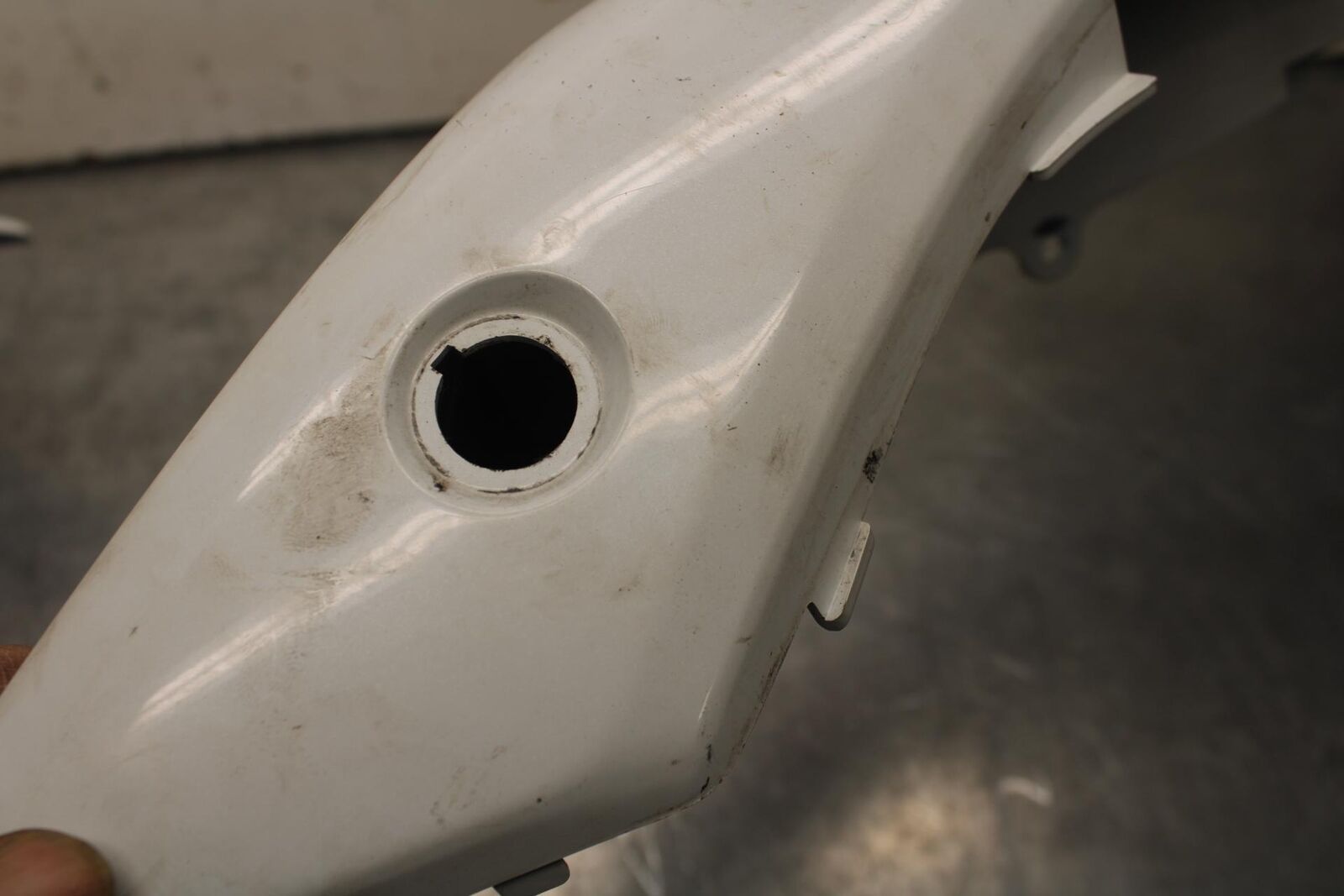 2008 Suzuki GSXR600 REAR BACK TAIL FAIRING COWL SHROUD SET PAIR BB101