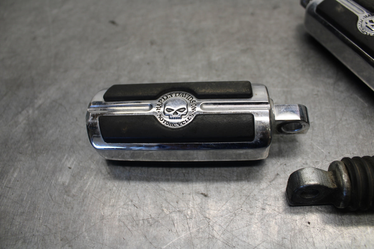 04-16 HARLEY-DAVIDSON SPORTSTER 883 FRONT REAR FOOT RESTS PEGS SET PAIR BB680