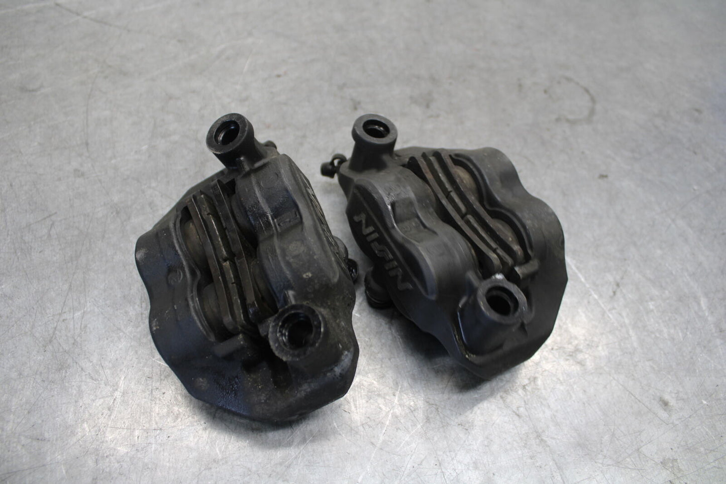 13-18 KAWASAKI NINJA ZX6R RIGHT LEFT FRONT BRAKE CALIPER SET PAIR CALIPERS BB682