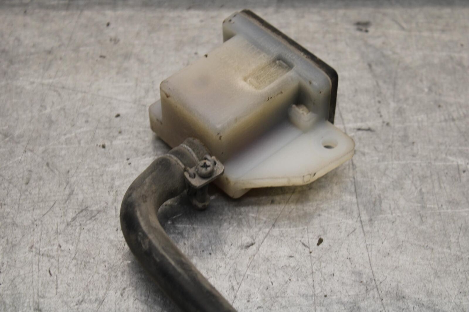 1988 Suzuki Katana 600 GSX600F REAR BACK BRAKE MASTER CYLINDER W RESERVOIR BB94
