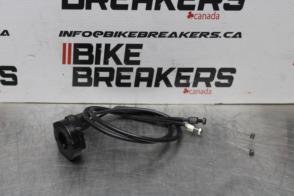 13 YAMAHA YZF R1 THROTTLE CABLE LINE HOUSING GUIDE BB781