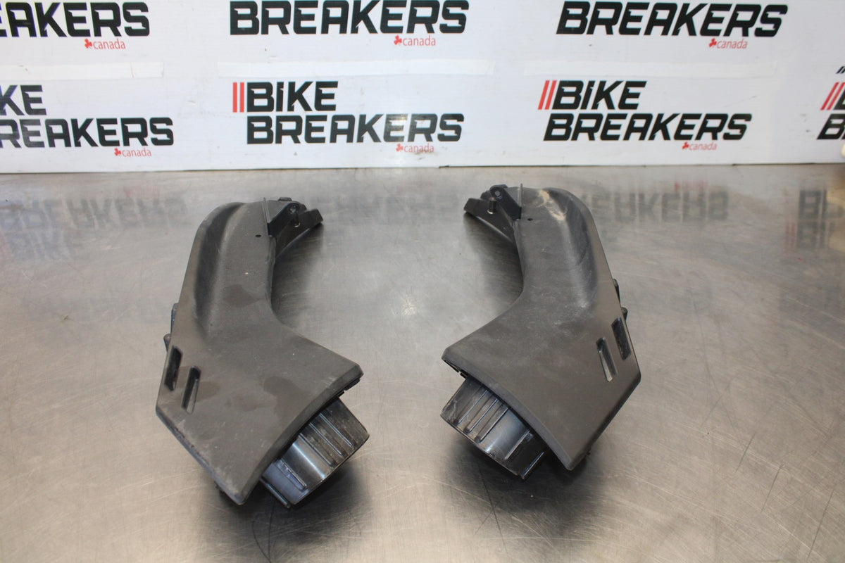 24 APRILIA TUONO V4 1100 FACTORY ABS RIGHT LEFT AIR INTAKE DUCTS BB887