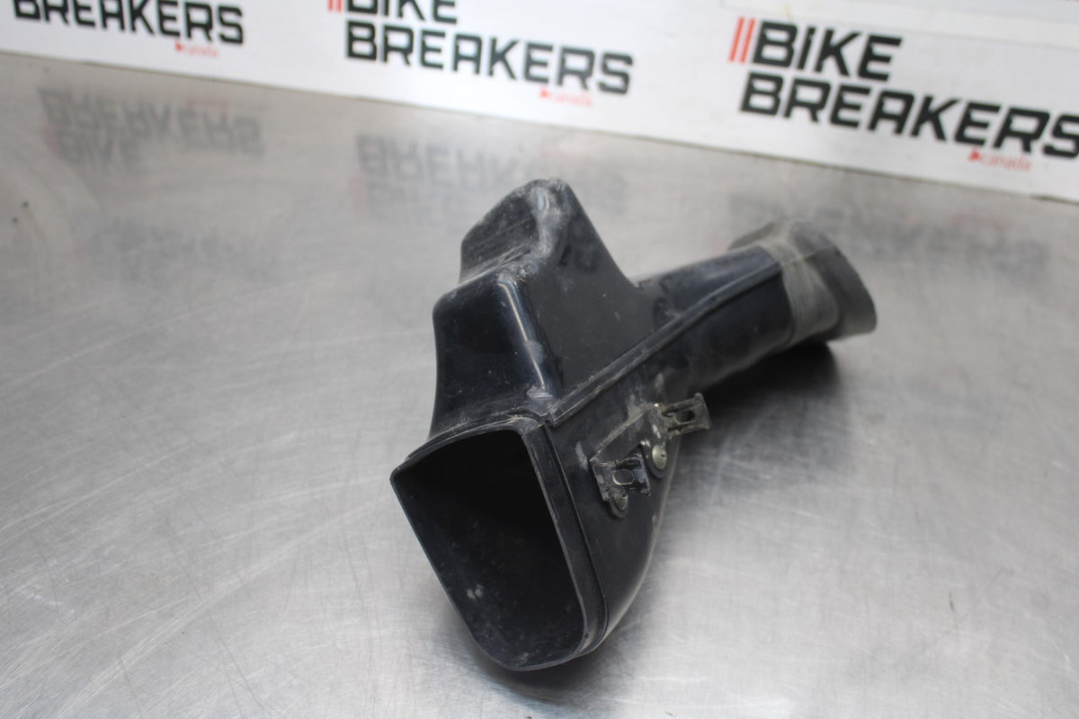 97-00 SUZUKI GSXR600 SRAD LEFT RAM AIR INTAKE DUCT TUBE BB921