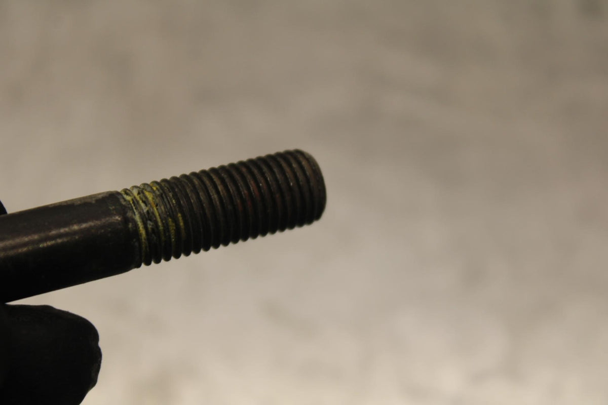 2007 Yamaha YZF R1 FRONT CALIPER BOLTS SET  90401-10012-00 BB83