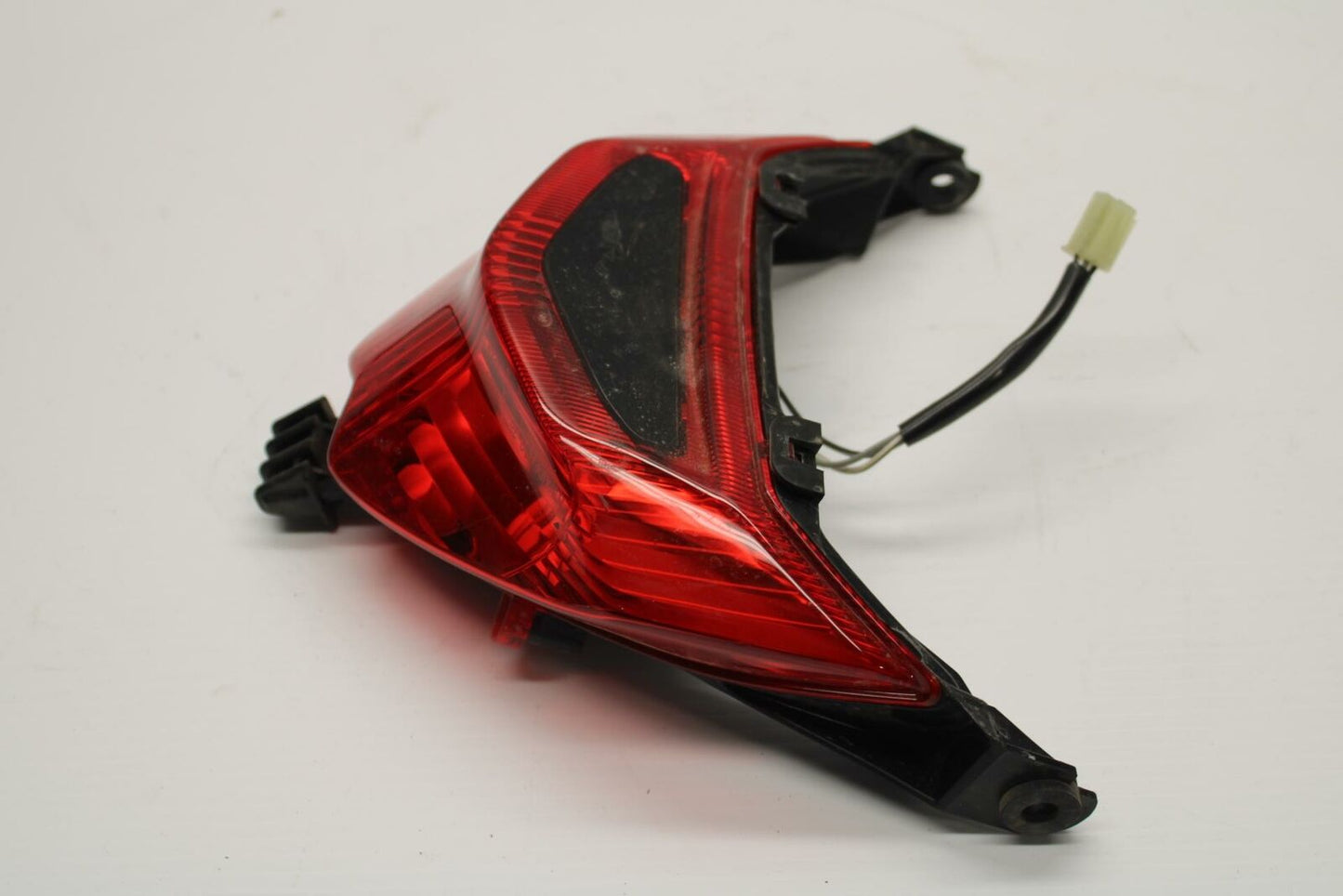 13-16 SUZUKI BANDIT 1250S ABS REAR TAIL TAILLIGHT BACK BRAKE LIGHT BB238