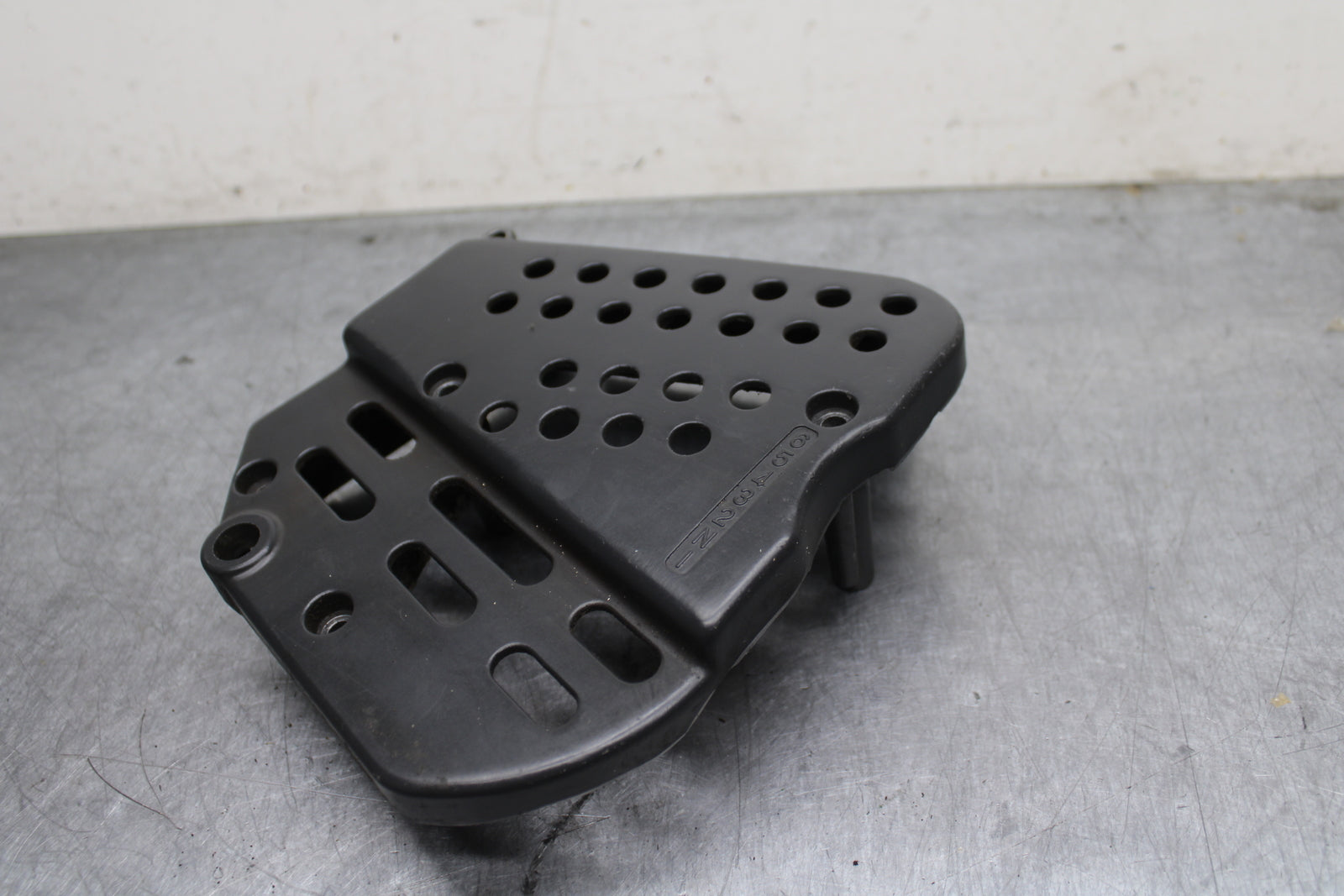 91-92 SUZUKI GSXR750 M  ENGINE SPROCKET COVER BB125
