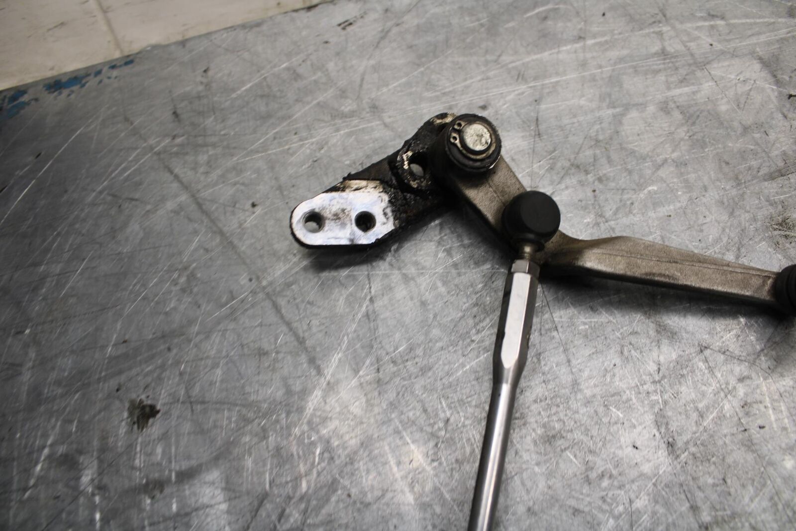 13 SUZUKI GSXR750 SHIFTER LINKAGE SHIFT LINK PEDAL BB474