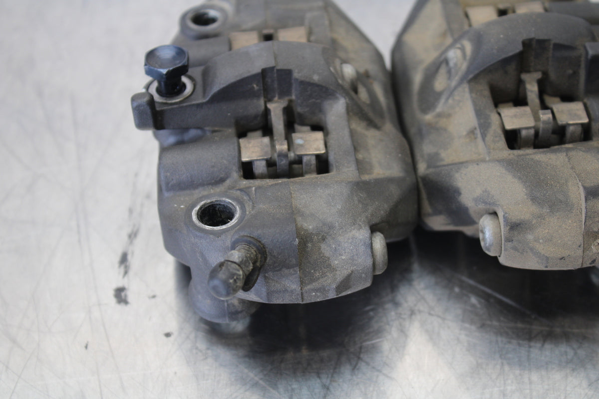 05-06 HONDA CBR600RR RIGHT LEFT FRONT BRAKE CALIPER SET PAIR CALIPERS BB149