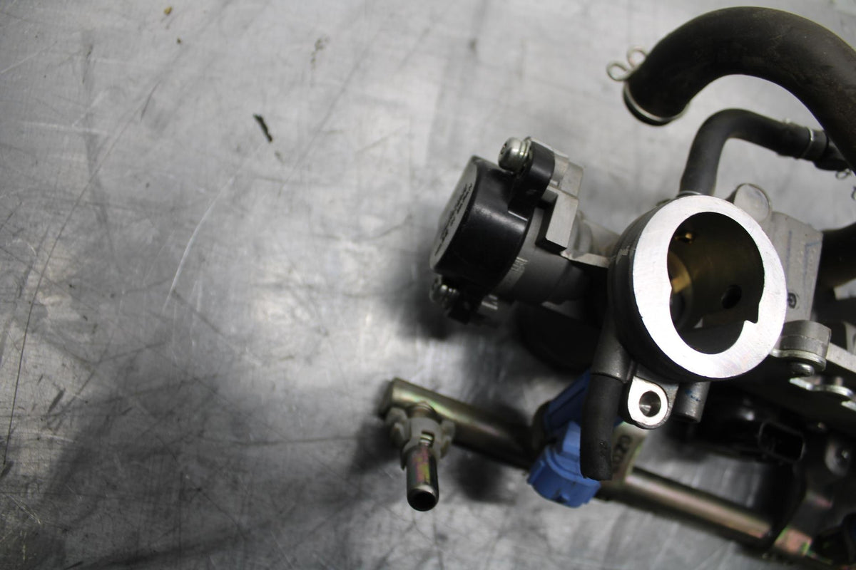 17-23 SUZUKI GSXR 250 GSX250RL8 MAIN FUEL INJECTORS / THROTTLE BODIES BB490