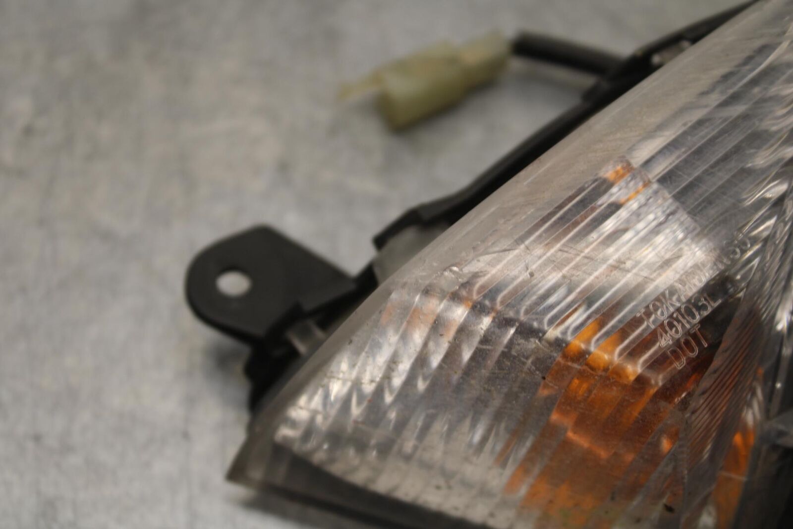 2011 Kawasaki Ninja ZX6R ZX600R LEFT FRONT TURN SIGNAL LIGHT INDICATOR BB587