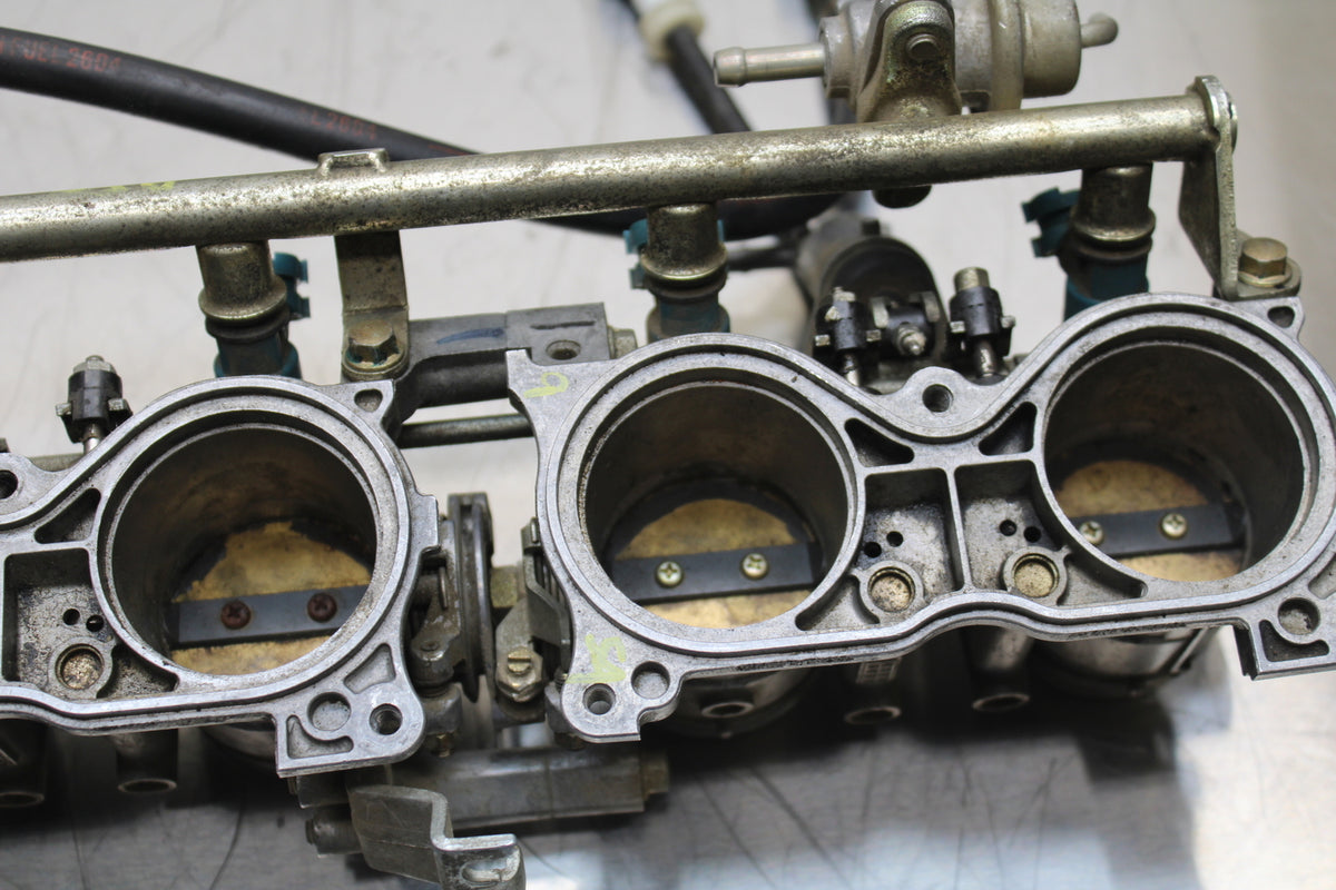 02-03 HONDA CBR900RR 954 MAIN FUEL INJECTORS / THROTTLE BODIES BB497