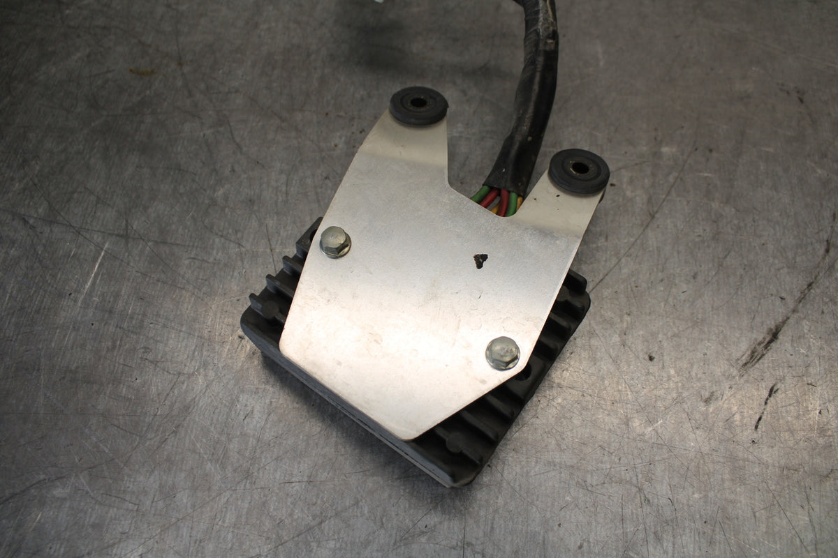 05-06 HONDA CBR600RR RECTIFIER VOLTAGE REGULATOR BB727