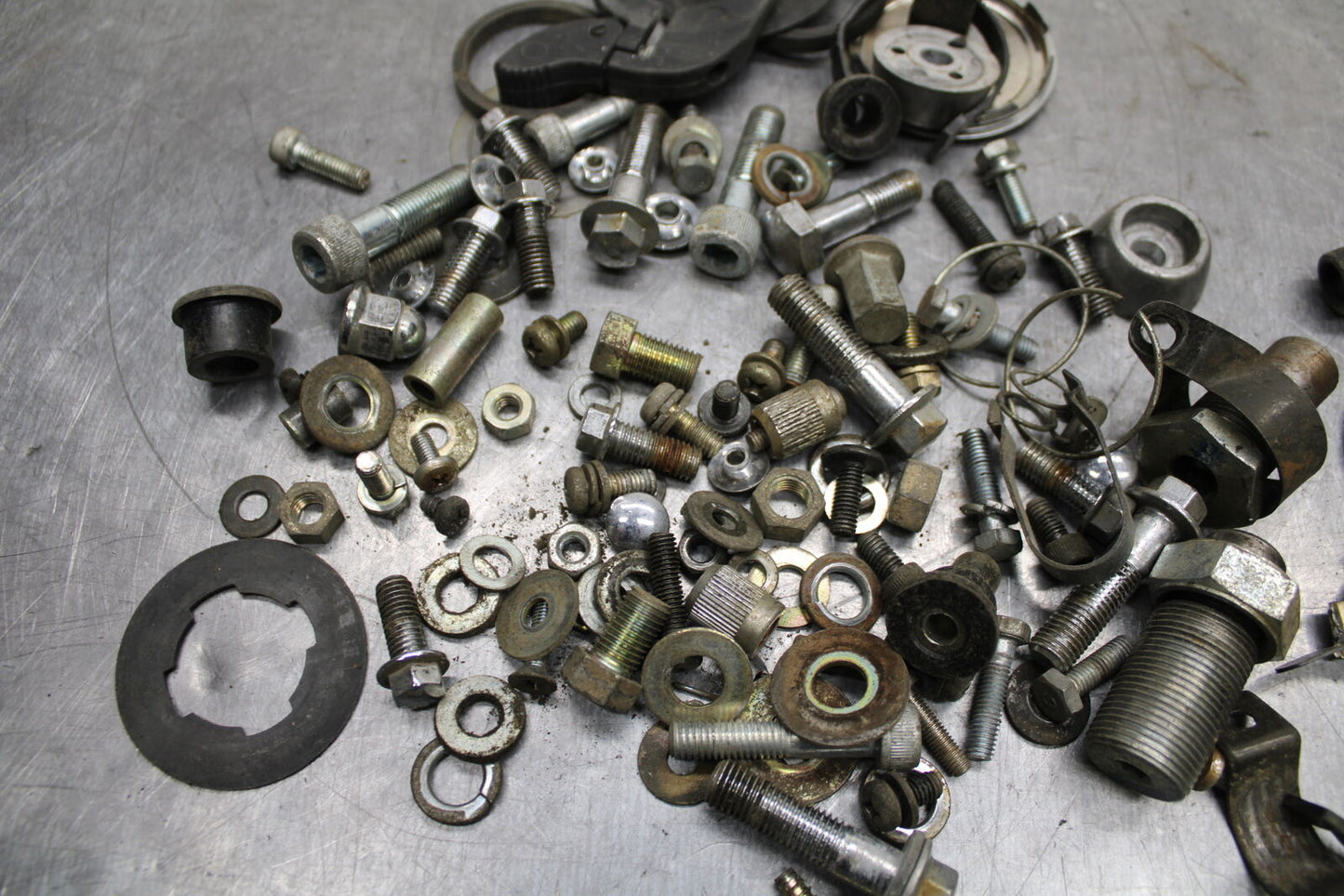 1984 Yamaha Virago 1000 ENGINE MOUNTING BOLTS HARDWARE MOTOR SCREWS BB117
