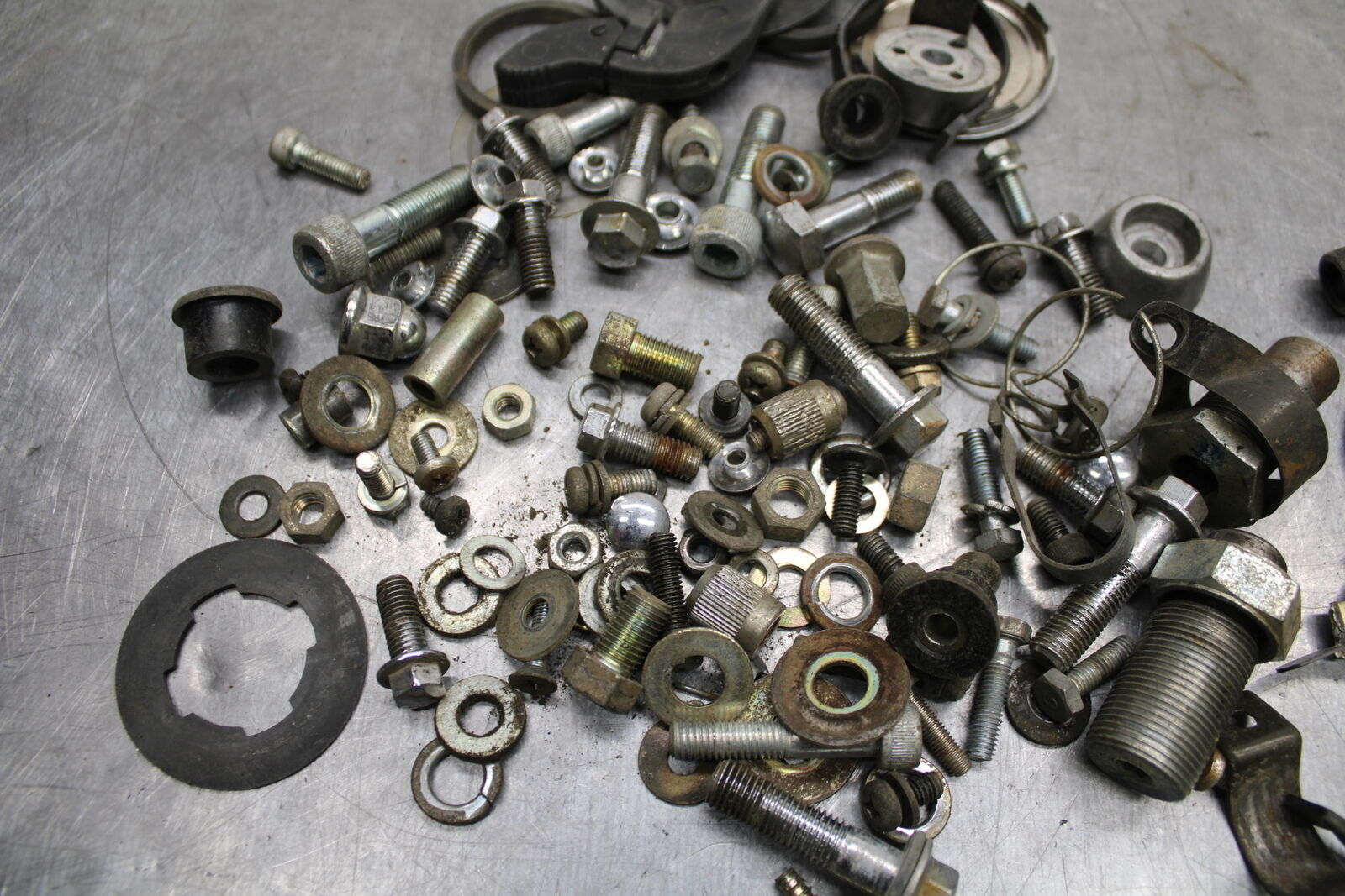 1984 Yamaha Virago 1000 ENGINE MOUNTING BOLTS HARDWARE MOTOR SCREWS BB117