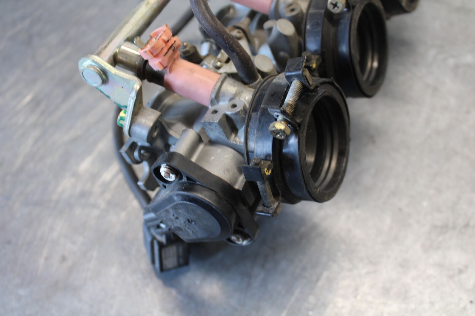 03-04 HONDA CBR600RR MAIN FUEL INJECTORS / THROTTLE BODIES 16400-MEE-672 BB661