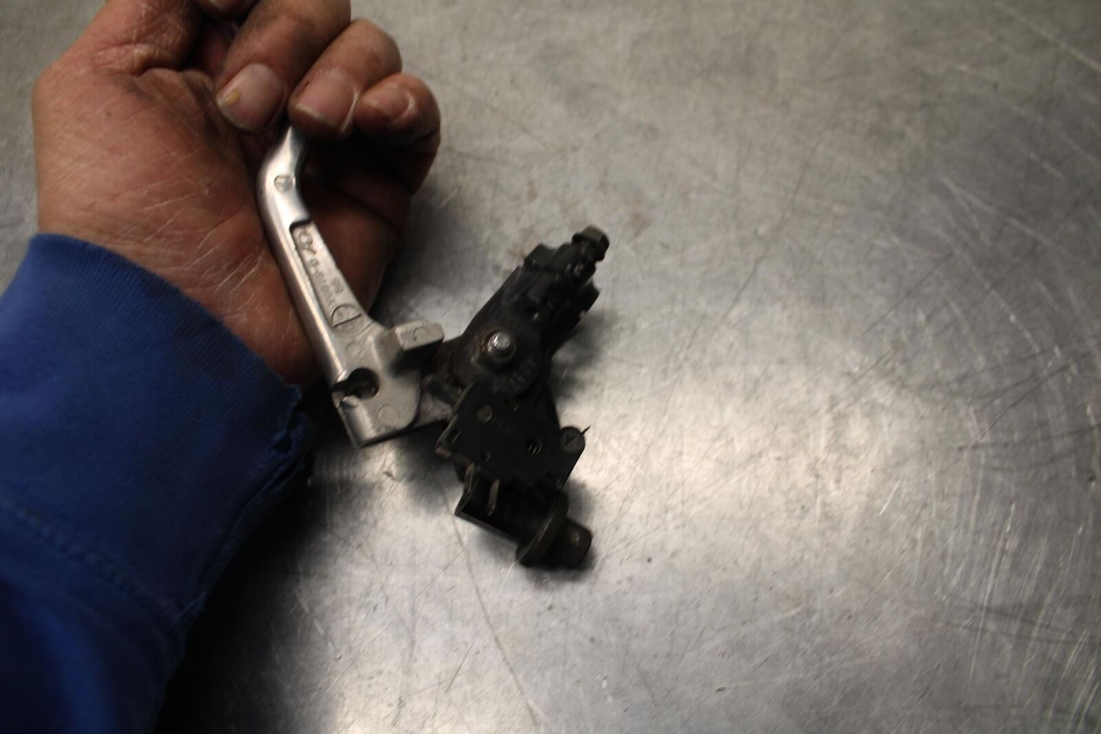 03-04 HONDA CBR600RR CLUTCH LEVER PERCH MOUNT BRACKET BB614