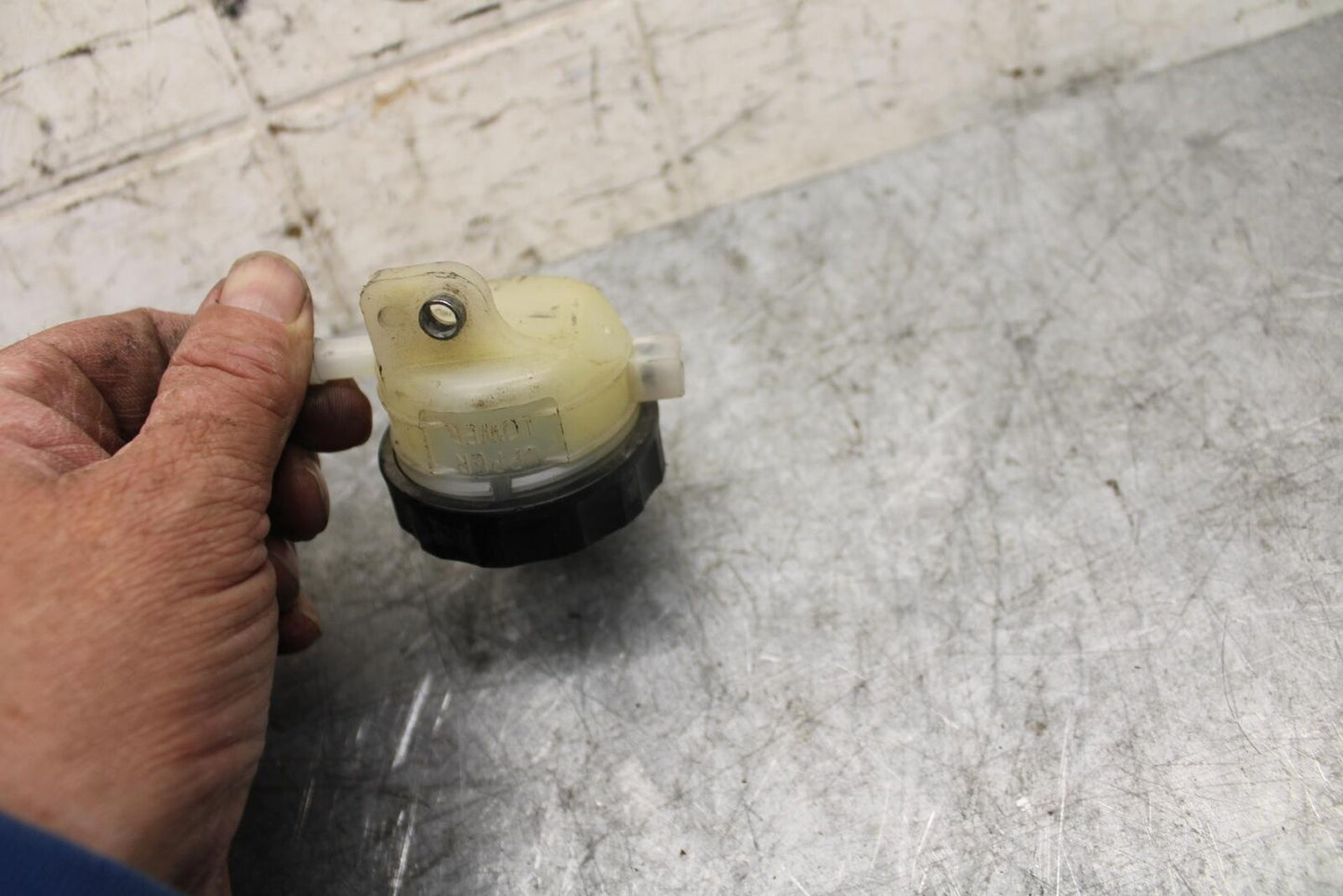 2009 Kawasaki Ninja ZX6R ZX600R REAR BRAKE FLUID RESERVOIR TANK BOTTLE BB538