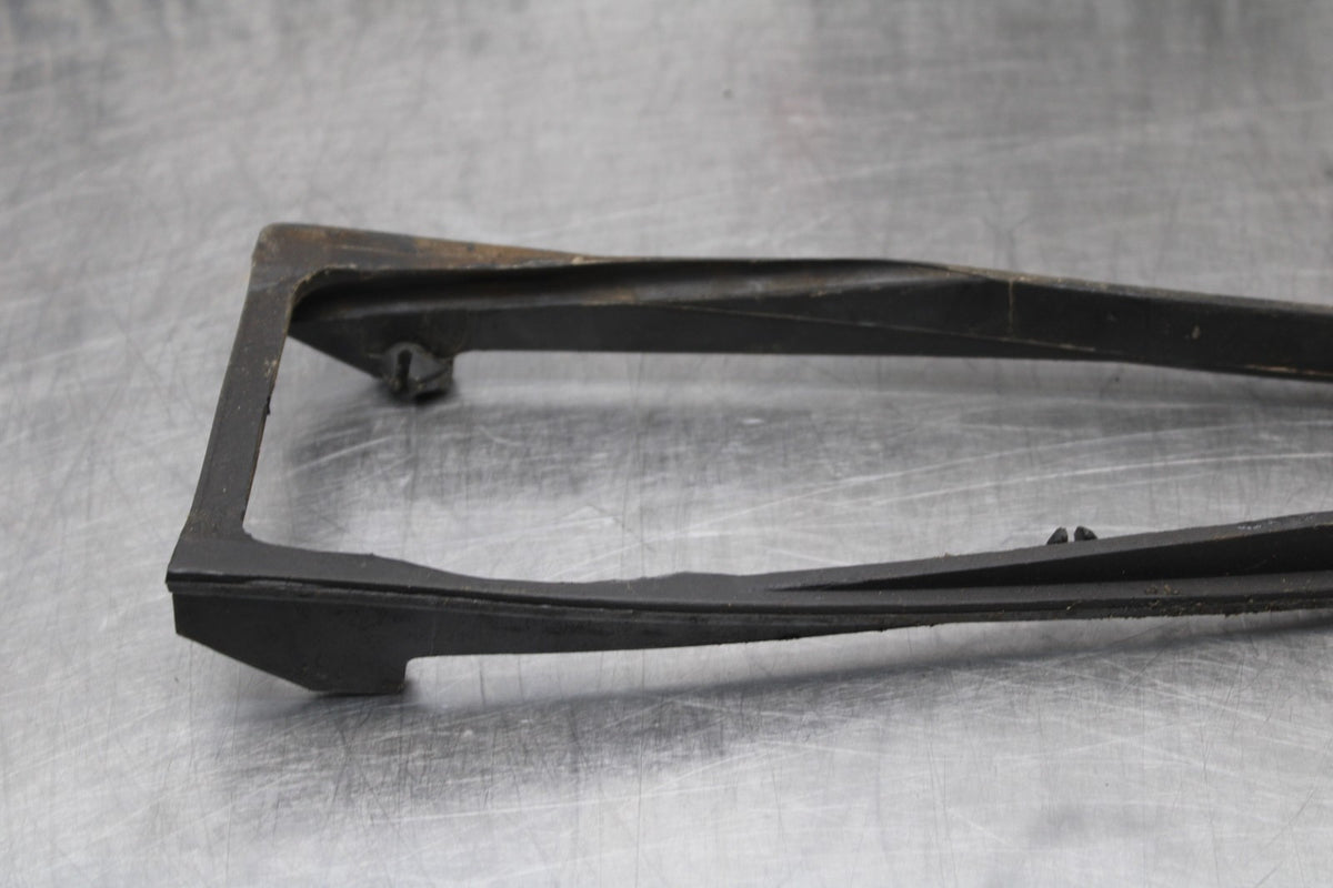 23 YAMAHA YZF R3 SWINGARM CHAIN BUFFER SLIDER GUIDE BB806
