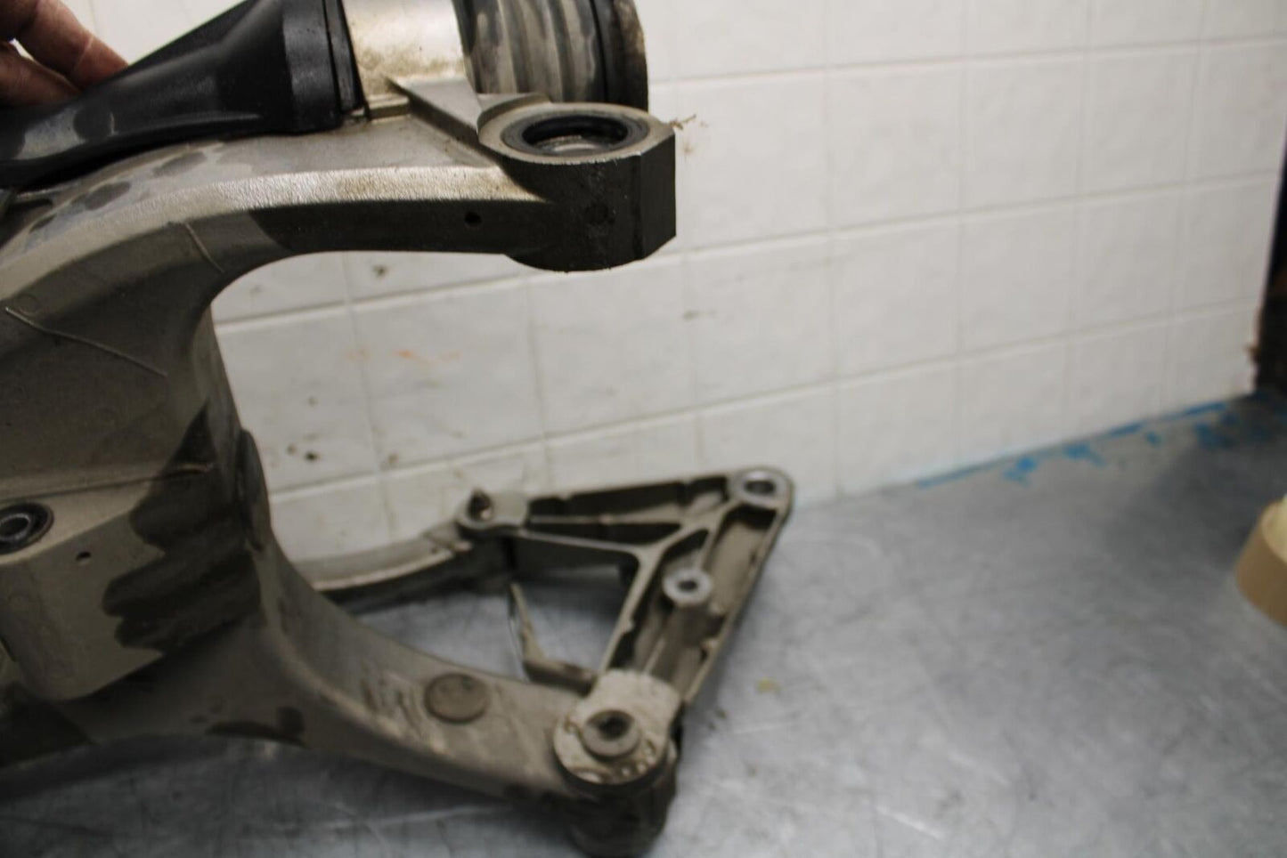 07-08 KAWASAKI CONCOURS 1400 ABS REAR SWINGARM BACK SUSPENSION SWING ARM BB449