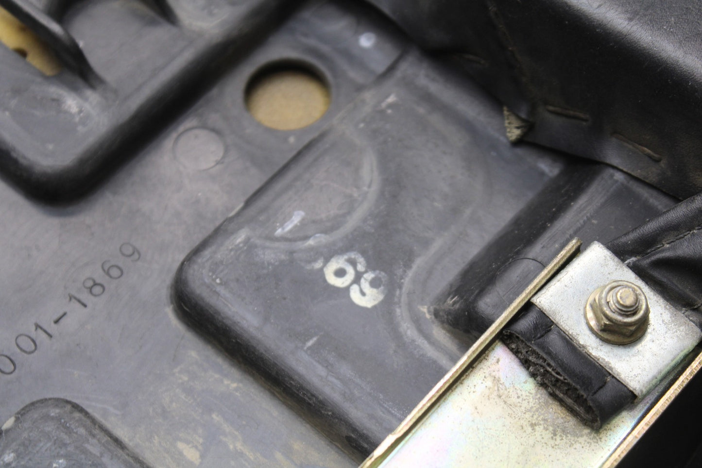 03-08 KAWASAKI VULCAN 1600 REAR BACK PASSENGER SEAT BB196