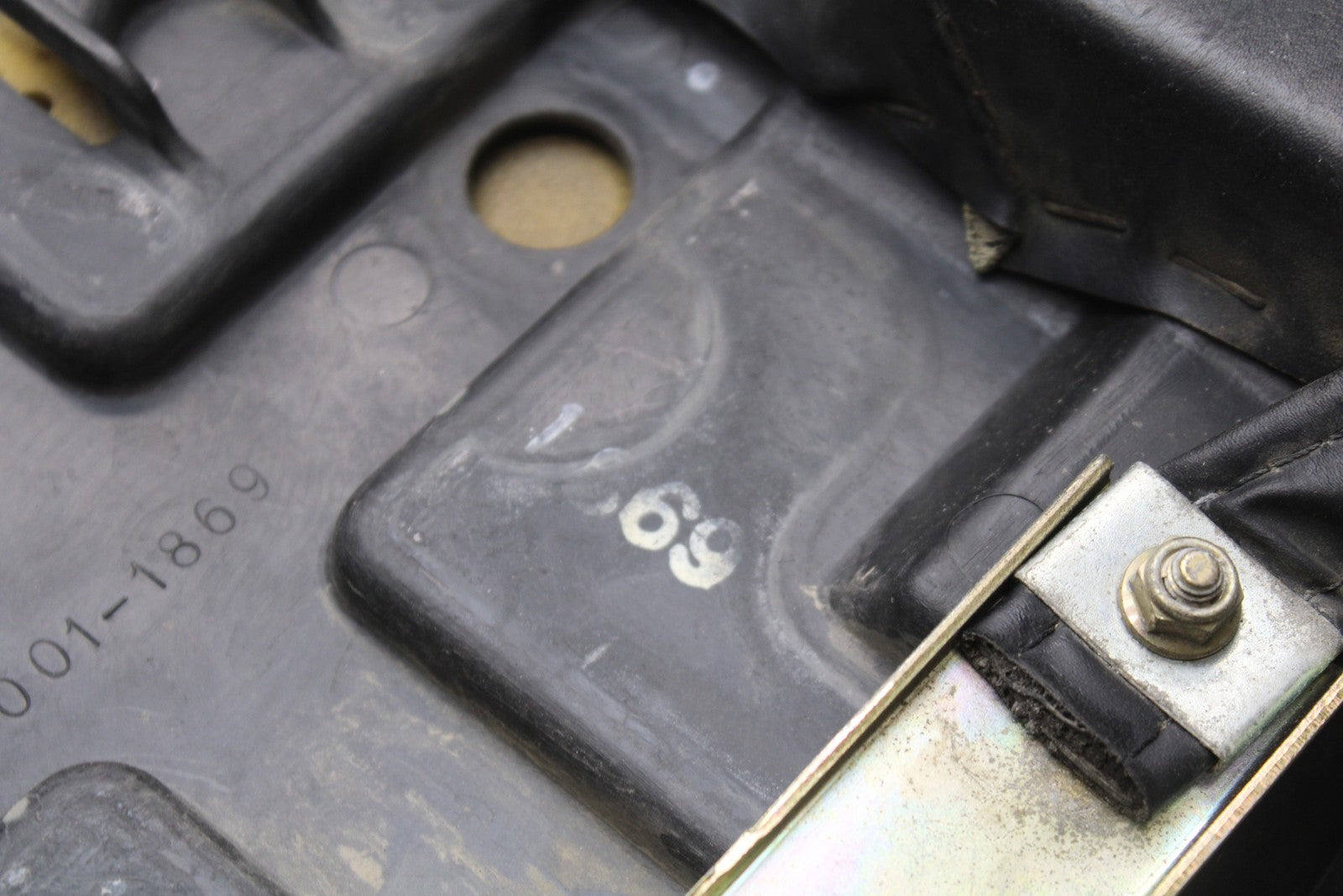 03-08 KAWASAKI VULCAN 1600 REAR BACK PASSENGER SEAT BB196