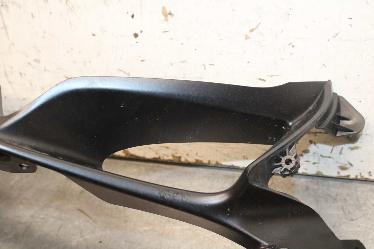 08-10 SUZUKI GSXR 600  FRONT CENTER COWL FAIRING BB630