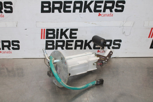 24 KAWASAKI NINJA ZX6R ZX636 ABS 40TH ANNIVERSARY FUEL PUMP GAS PETROL BB911