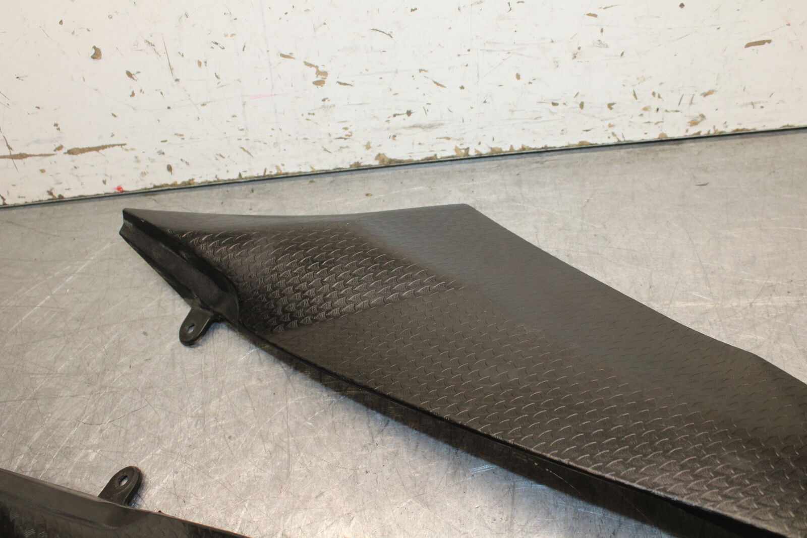 06 YAMAHA YZF R6 AFTERMARKET RIGHT LEFT FUEL TANK PANELS COVERS TRIM SET  BB716