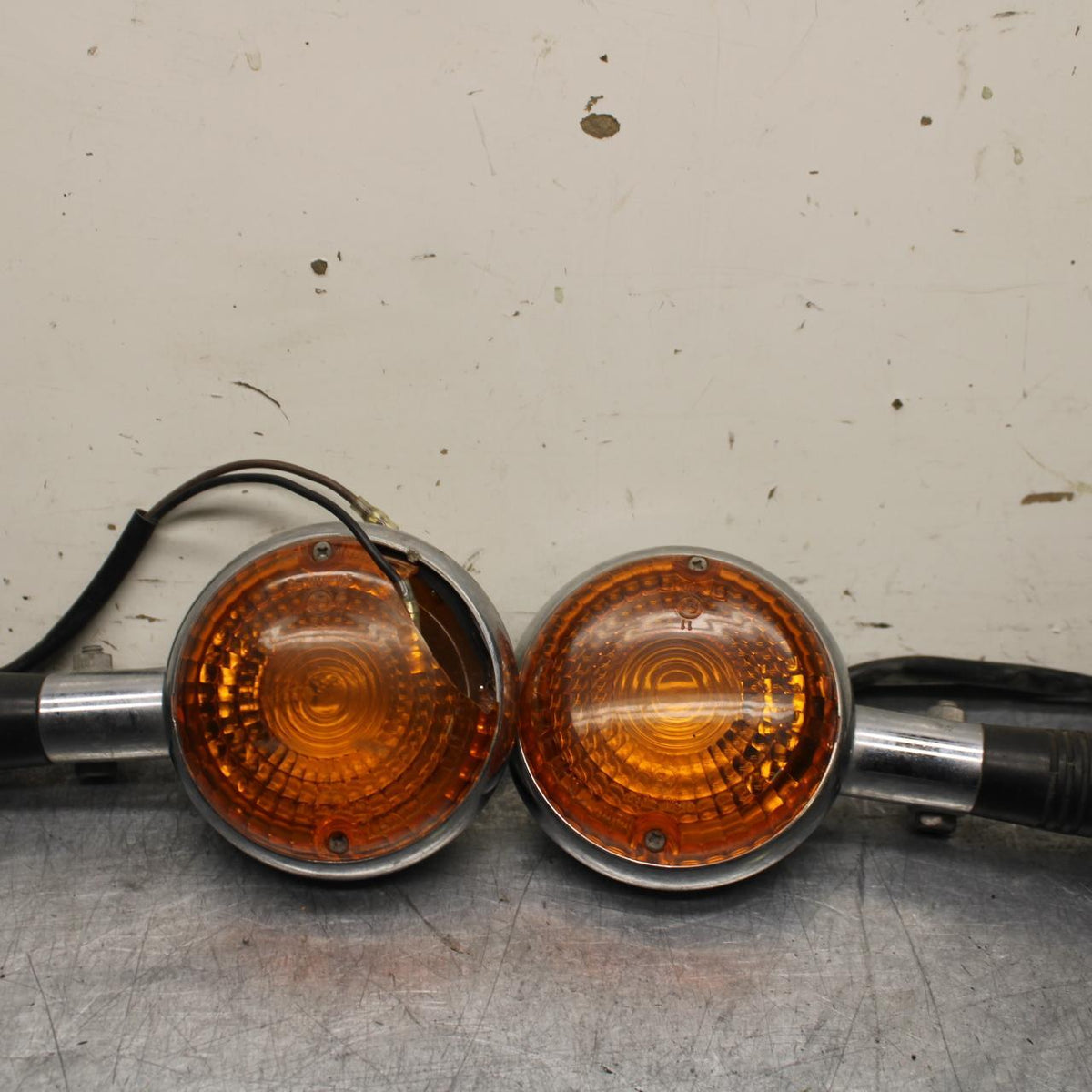 1998 Yamaha Vmax 1200 VMX1200 REAR LEFT RIGHT TURN SIGNALS LIGHT  BB620