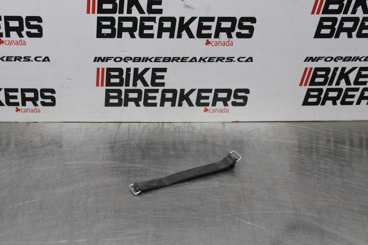 22-25 YAMAHA YZF R7 BATTERY HOLD DOWN CLAMP STRAP BB850