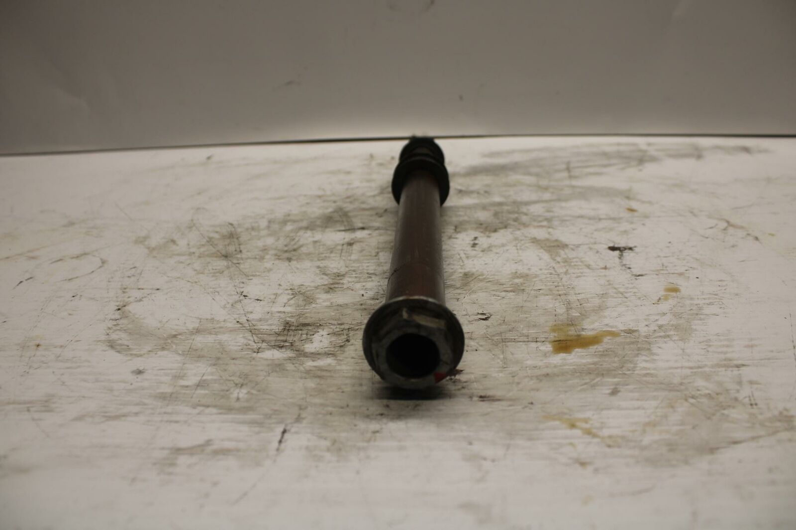 03-04 HONDA CBR600RR REAR AXLE WHEEL RIM PIVOT BOLT AXEL 42301-MEE-000 BB253